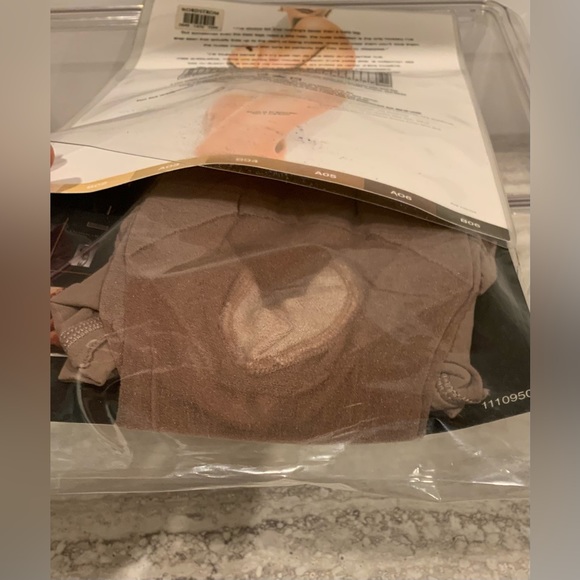 Donna Karan New York “The Nudes” Hosiery - Never Worn - Medium - Picture 3 of 6